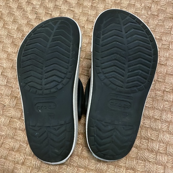 🐊 Kids Crocs 🐊 - Picture 4 of 5